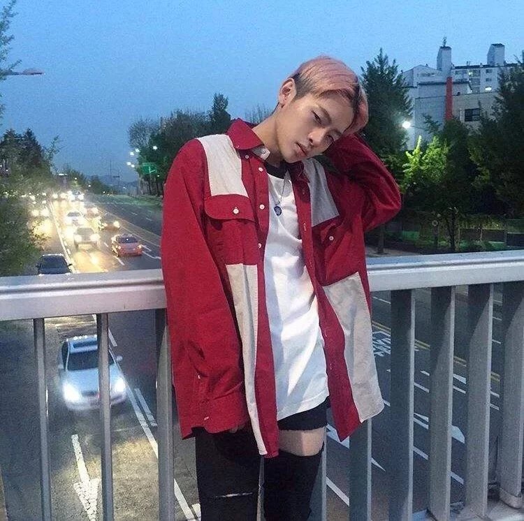 左纪寒媚