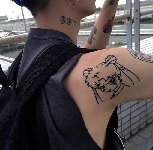 雍月维轮