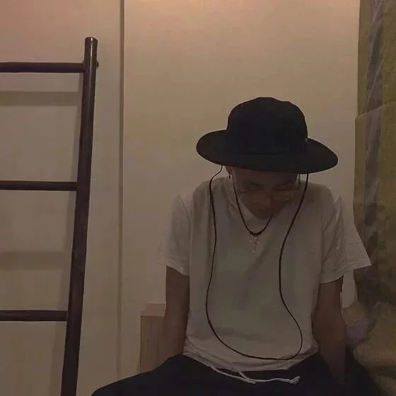 费坚园苇
