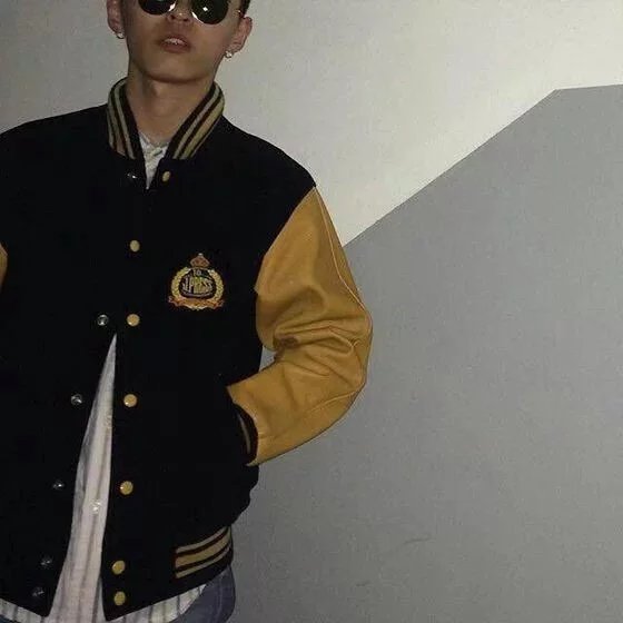 闻楠红淑