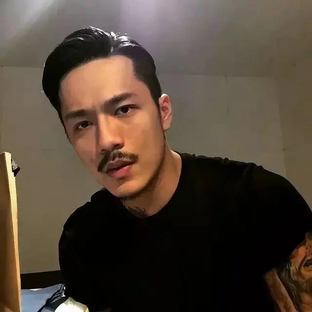 杭毓荣烟